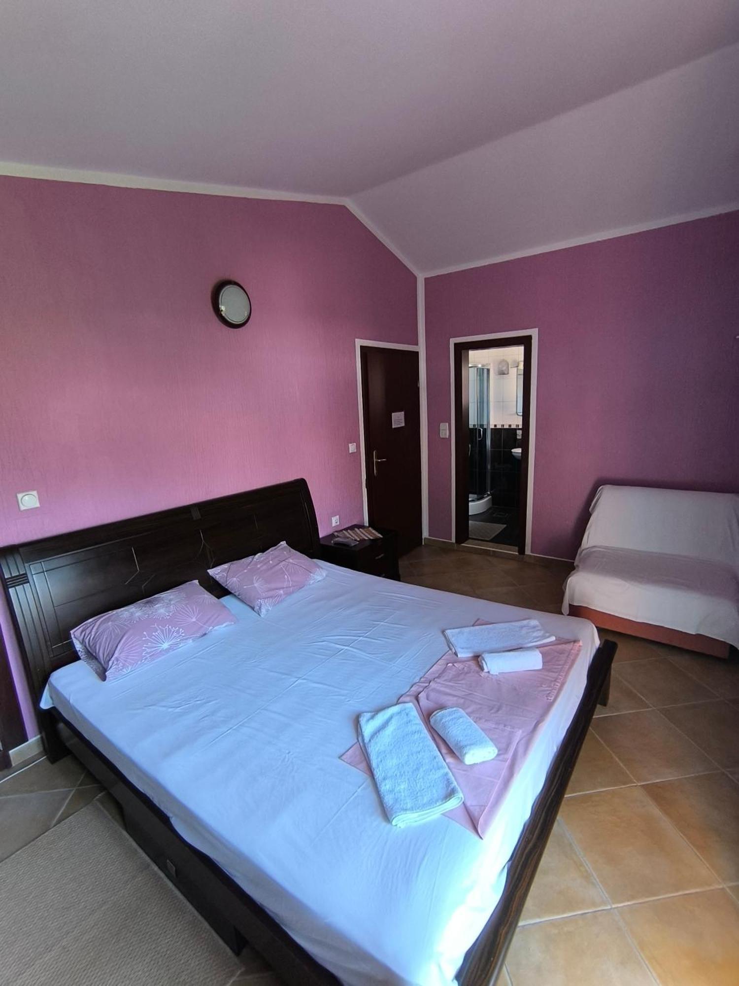 Guesthouse Lautasevic Petrovazzo Esterno foto