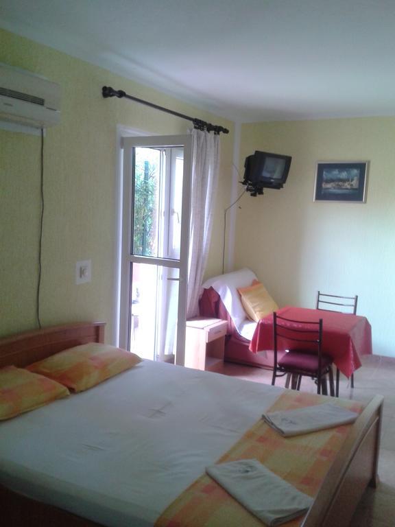 Guesthouse Lautasevic Petrovazzo Esterno foto
