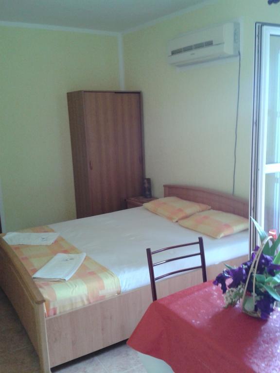 Guesthouse Lautasevic Petrovazzo Esterno foto